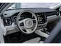 Volvo V60 Plug-in Hybrid T6 AWD Momentum Pro | Adaptive Cruise Control | Lederen bekleding | Dode hoek detectie | Navigatie | Comfortstoelen | Stoelverwarming | Parkeercamera | Parkeersensoren Voor + Achter | Volvo On Call | Getint glas | Apple Carplay / Android Auto |