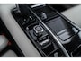 Volvo V60 Plug-in Hybrid T6 AWD Momentum Pro | Adaptive Cruise Control | Lederen bekleding | Dode hoek detectie | Navigatie | Comfortstoelen | Stoelverwarming | Parkeercamera | Parkeersensoren Voor + Achter | Volvo On Call | Getint glas | Apple Carplay / Android Auto |