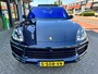 Porsche Cayenne 3.0 E-Hybrid / Pano'dak / Sport Chrono / Luchtvering / Sfeerverl.