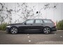Volvo V90 2.0 T4 Momentum | Adaptive Cruise Control | Stoel + Stuurverwarming | Trekhaak | Standkachel | 18 Inch | Parkeersensoren voor + achter | Elektr. Achterklep | Apple Carplay/Android Auto |