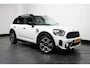 MINI Countryman Mini Cooper SE ALL4 Plug-in Hybrid Chili 220PK | Achteruitrijcamera | Climate Control | Panoramadak | Lederen bekleding | Keyless Entry & Start | 18" LM velgen | LED