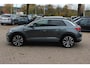 Volkswagen T-Roc 2.0 TSI 4Motion Sport 3x R-line / Panoramadak / CarPlay / Parkeerhulp V+A / 18'' / Stoelverwarming / Dodehoek / ACC