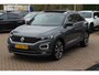 Volkswagen T-Roc 2.0 TSI 4Motion Sport 3x R-line / Panoramadak / CarPlay / Parkeerhulp V+A / 18'' / Stoelverwarming / Dodehoek / ACC