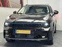 Lynk & Co 01 1.5 100 STUKS OP VOORRAAD ! VOL OPTIES ! ACHTERUITRIJCAMERA ADAPTIVE CRUISE CONTROL PANORAMA SCHUIF/KANTELDAK APPLE CARPLAY/ANDROID RIJSTROOKSENSOREN ZEER MOOI !! Brgl