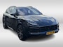 Porsche Cayenne 3.0 E-Hybrid Platinum Edition / Trekhaak / Panoramadak / 360Camera / Achterasbesturing / Sportuitlaat / 21'' / Luchtvering / Bose / Sportdesign + Chrono / Carbon intr. / 4zone Airco / Stoelventilatie+verwarming / Stuurver