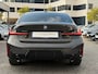 BMW 3-Serie 320d xDrive M-SPORT ** LED, NAVI+, HALF-LEDER, HuD, ACC, 19-inch LMV, DRAVIT GRAU ** 1e EIG - UNFALLFREI - BMW GAR ** ** INFORMEER OOK NAAR ONZE AANTREKKELIJKE FINANCIAL-LEASE TARIEVEN **