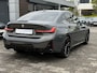 BMW 3-Serie 320d xDrive M-SPORT ** LED, NAVI+, HALF-LEDER, HuD, ACC, 19-inch LMV, DRAVIT GRAU ** 1e EIG - UNFALLFREI - BMW GAR ** ** INFORMEER OOK NAAR ONZE AANTREKKELIJKE FINANCIAL-LEASE TARIEVEN **