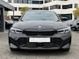 BMW 3-Serie 320d xDrive M-SPORT ** LASER, NAVI+, HALF-LEDER, HuD, ACC, 19-inch LMV, H&K SOUND ** 1e EIG - UNFALLFREI - BMW GAR ** ** INFORMEER OOK NAAR ONZE AANTREKKELIJKE FINANCIAL-LEASE TARIEVEN **