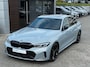 BMW 3-Serie 320d xDrive M-SPORT ** LASER, NAVI+, LEDER, HuD, ACC, SCHUIF/KANTEL, 19-inch LMV, H&K ** 1e EIG - UNFALLFREI - BMW GAR ** ** INFORMEER OOK NAAR ONZE AANTREKKELIJKE FINANCIAL-LEASE TARIEVEN **