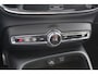Volvo XC40 2.0 T4 R-Design / Trekhaak / Panoramadak / Camera / Harman Kardon / Leder&Alcantara / 19'' / Bliss / CarPlay / Stoelverwarming / DAB / ACC