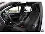 Volvo XC40 2.0 T4 R-Design / Trekhaak / Panoramadak / Camera / Harman Kardon / Leder&Alcantara / 19'' / Bliss / CarPlay / Stoelverwarming / DAB / ACC