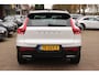 Volvo XC40 2.0 T4 R-Design / Trekhaak / Panoramadak / Camera / Harman Kardon / Leder&Alcantara / 19'' / Bliss / CarPlay / Stoelverwarming / DAB / ACC