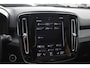 Volvo XC40 2.0 T4 R-Design / Trekhaak / Panoramadak / Camera / Harman Kardon / Leder&Alcantara / 19'' / Bliss / CarPlay / Stoelverwarming / DAB / ACC