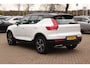 Volvo XC40 2.0 T4 R-Design / Trekhaak / Panoramadak / Camera / Harman Kardon / Leder&Alcantara / 19'' / Bliss / CarPlay / Stoelverwarming / DAB / ACC
