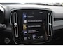 Volvo XC40 2.0 T4 R-Design / Trekhaak / Panoramadak / Camera / Harman Kardon / Leder&Alcantara / 19'' / Bliss / CarPlay / Stoelverwarming / DAB / ACC