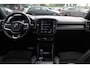 Volvo XC40 2.0 T4 R-Design / Trekhaak / Panoramadak / Camera / Harman Kardon / Leder&Alcantara / 19'' / Bliss / CarPlay / Stoelverwarming / DAB / ACC