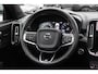 Volvo XC40 2.0 T4 R-Design / Trekhaak / Panoramadak / Camera / Harman Kardon / Leder&Alcantara / 19'' / Bliss / CarPlay / Stoelverwarming / DAB / ACC