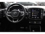 Volvo XC40 2.0 T4 R-Design / Trekhaak / Panoramadak / Camera / Harman Kardon / Leder&Alcantara / 19'' / Bliss / CarPlay / Stoelverwarming / DAB / ACC