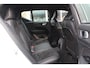 Volvo XC40 2.0 T4 R-Design / Trekhaak / Panoramadak / Camera / Harman Kardon / Leder&Alcantara / 19'' / Bliss / CarPlay / Stoelverwarming / DAB / ACC