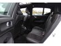 Volvo XC40 2.0 T4 R-Design / Trekhaak / Panoramadak / Camera / Harman Kardon / Leder&Alcantara / 19'' / Bliss / CarPlay / Stoelverwarming / DAB / ACC
