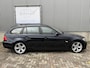 BMW 3-Serie Touring 318i E91 Executive 2008 / Leer / Trekhaak / Carplay breedbeeld / Stoelverwarming / NAP