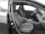 Mercedes-Benz A-klasse 180 Star Edition AMG Line Plus | Panorama - Schuifdak | Trekhaak Wegklapbaar | Head-Up Display | 360° Camera | Memorystoelen | Multibeam Led | Verwarmd Stuurwiel