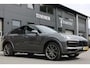 Porsche Cayenne Coupé 3.0 E-Hybrid Sport Design - Nederlandse Porsche - Dealer onderhouden 1e eigenaar Panoramadak - Luxe stoelen - Adaptive cruise control - 21 Inch Sport Chrono - Trekhaak wegklapbaar