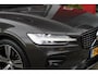 Volvo V60 2.0 B4 211PK MILD HYBRID PLUS DARK |19" 5-MULTI SPAAKS BLACK DIAMOND CUT LICHTMETALEN VELGEN | PILOT ASSIST | APPLE CARPLAY / ANDROID AUTO | NAVIGATIE BY GOOGLE | PARK ASSIST - ACHTERUITRIJCAMERA EN PAKEERSENSOREN VOOR + ACHTER | ADAPTIEVE CRUISECONTROL | R-DESIGN BEKLEDING MET NAPPA LEDER I.C.M. OPEN GRID TEXTIEL | POWERSEATS - BEIDE VOORSTOELEN ELEKTRISCH VERSTELBAAR MET GEHEUGENFUNCTIE | SFEERVERLICHTING | LIGHTING PACK - FULL LED KOPLAMPEN MET ACTIEF GROOTLICHT EN KOPLAMPSPROEIERS | LED MISTLAMPEN | INTELLSAFE SURROUND MET O.A. DODEHOEK BEWAKING |4 ZONE ELECTRONIC CLIMATE CONTROL MET TOUCHSCREENBEDIENING ACHTER | ELEKTRISCH BEDIENBARE ACHTERKLEP | VOLVO HIGH PERFORMANCE AUDIO | GLANZEND ZWARTE RAAMOMLIJSTING EN SPIEGELKAPPEN | GLANZEND ZWARTE DAKRAILS EN GRILLE | VOOR EN ACHTERBUMPER IN SPORTUITVOERING |EXTRA GETINTE RUITEN ACHTER | ZWARTE HEMELBEKLEDING |