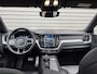 Volvo XC60 T6 Plug-in hybrid AWD R-Design / Stoelventilatie & massage / Luchtvering / 20" / Long Range /