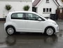 Volkswagen Up! 1.0 BMT move up! Automatische airco, navigatie, parkeersensoren, achteruitrijcamera, cruise controle, elektrische ramen, centrale vergrendeling, enz.