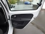 Volkswagen Up! 1.0 BMT move up! Automatische airco, navigatie, parkeersensoren, achteruitrijcamera, cruise controle, elektrische ramen, centrale vergrendeling, enz.