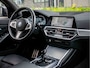 BMW 3-Serie Touring 330e M-sport | Pano | Carplay | Trekhaak | Hifi | Navi | LED | Stoelverwarming / stuurverwarming |