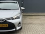 Toyota Yaris 1.3 VVT-i Aspiration / Climate Control / Eerste Eigenaar - NAP / Navigatie / Cruise Control / Camera / All-Season banden / Bluetooth