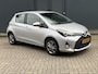 Toyota Yaris 1.3 VVT-i Aspiration / Climate Control / Eerste Eigenaar - NAP / Navigatie / Cruise Control / Camera / All-Season banden / Bluetooth