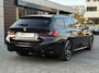 BMW 3-Serie Touring 320d xDrive M-SPORT ** LED, NAVI+, HALF-LEDER, PANO, H&K, HuD, TREKH, 19-inch LMV ** 1e EIG - UNFALLFREI ** ** INFORMEER OOK NAAR ONZE AANTREKKELIJKE FINANCIAL-LEASE TARIEVEN **