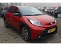 Toyota Aygo X ENVY 5-DEURS CLIMA KEYLESS PARK-SENSOREN PRIVACY-GLASS 17"LMV CAMERA APPLE/ANDROID