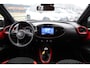 Toyota Aygo X ENVY 5-DEURS CLIMA KEYLESS PARK-SENSOREN PRIVACY-GLASS 17"LMV CAMERA APPLE/ANDROID
