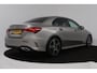 Mercedes-Benz A-klasse 200 Business Solution AMG (STOELVERWARMING, ACHTERUITRIJCAMERA, SFEERVERLICHTING, PARKEERSENSOREN)