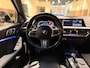 BMW 1-Serie M135i xDrive High Executive PANO|M-Sport|HarmanCardon|HUD|Carplay|Stoel&Stuur verwarming|Keyless|Virtual Dash|ACC
