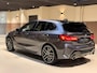 BMW 1-Serie M135i xDrive High Executive PANO|M-Sport|HarmanCardon|HUD|Carplay|Stoel&Stuur verwarming|Keyless|Virtual Dash|ACC