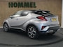 Toyota C-HR 2.0 Hybrid First Edition - ORIGINEEL NEDERLANDSE AUTO - BEARLOCK - BI-TONE - JBL GELUIDSINSTALLATIE - PARKEERSENSOREN VOOR EN ACHTER - LENDEN STEUN- STOELVERWARMING - KEYLESS ENTRY EN START - DODEHOEK DETECTIE