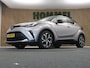 Toyota C-HR 2.0 Hybrid First Edition - ORIGINEEL NEDERLANDSE AUTO - BEARLOCK - BI-TONE - JBL GELUIDSINSTALLATIE - PARKEERSENSOREN VOOR EN ACHTER - LENDEN STEUN- STOELVERWARMING - KEYLESS ENTRY EN START - DODEHOEK DETECTIE