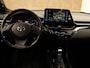 Toyota C-HR 2.0 Hybrid First Edition - ORIGINEEL NEDERLANDSE AUTO - BEARLOCK - BI-TONE - JBL GELUIDSINSTALLATIE - PARKEERSENSOREN VOOR EN ACHTER - LENDEN STEUN- STOELVERWARMING - KEYLESS ENTRY EN START - DODEHOEK DETECTIE