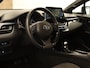 Toyota C-HR 2.0 Hybrid First Edition - ORIGINEEL NEDERLANDSE AUTO - BEARLOCK - BI-TONE - JBL GELUIDSINSTALLATIE - PARKEERSENSOREN VOOR EN ACHTER - LENDEN STEUN- STOELVERWARMING - KEYLESS ENTRY EN START - DODEHOEK DETECTIE