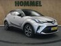 Toyota C-HR 2.0 Hybrid First Edition - ORIGINEEL NEDERLANDSE AUTO - BEARLOCK - BI-TONE - JBL GELUIDSINSTALLATIE - PARKEERSENSOREN VOOR EN ACHTER - LENDEN STEUN- STOELVERWARMING - KEYLESS ENTRY EN START - DODEHOEK DETECTIE