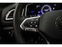 Volkswagen T-Roc R-Line Edition 1.5 TSI 150pk DSG Automaat Trekhaak, Adaptive cruise control, Navigatie, Achteruitrijcamera, Stoelverwarming, Parkeersensoren, App connect