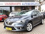 Renault Megane Estate 1.3 TCe Limited 115 Pk Benzine * Navigatie * Trekhaak * Vierseizoenenbanden * Climate & Cruise Control * Keyless Entry & Start * Vingerhoets; Vierde Generatie Eersteklas Service !