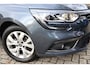 Renault Megane Estate 1.3 TCe Limited 115 Pk Benzine * Navigatie * Trekhaak * Vierseizoenenbanden * Climate & Cruise Control * Keyless Entry & Start * Vingerhoets; Vierde Generatie Eersteklas Service !