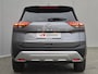 Nissan X-Trail 1.5 e-4orce Tekna 4WD Automaat / Fabrieksgarantie tot 06-2027 / Dealer onderhouden / Allseason banden / Trekgewicht 1800 kg / HUD / Elektrische achterklep / Stuur-, Stoel en Achterbank verwarming / Adaptief CC / Voorruit verwarming /