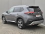 Nissan X-Trail 1.5 e-4orce Tekna 4WD Automaat / Fabrieksgarantie tot 06-2027 / Dealer onderhouden / Allseason banden / Trekgewicht 1800 kg / HUD / Elektrische achterklep / Stuur-, Stoel en Achterbank verwarming / Adaptief CC / Voorruit verwarming /